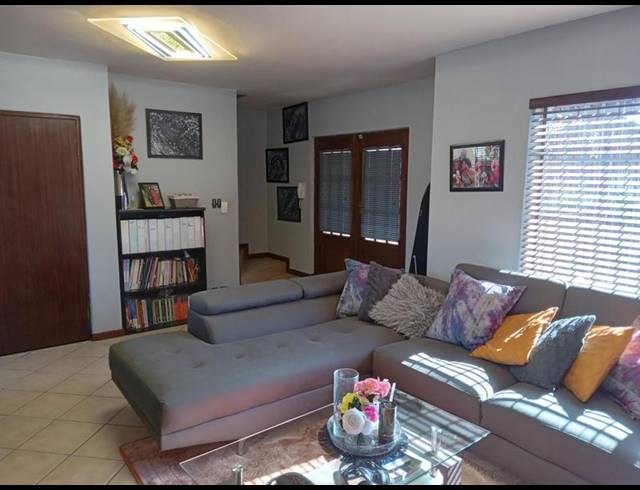 3 BEDROOM TOWNHOUSE FOR SALE IN KLOPPERPARK